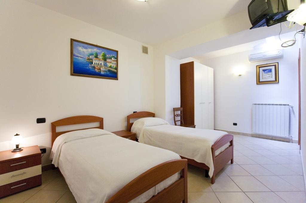 Olga'S Residence Relais Nerano Habitación foto